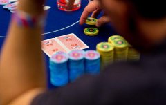 德州扑克“挤压打法”的定义，以及实战运用技